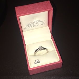 Platinaire Ring